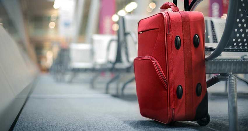 Proteção de ponta a ponta, IA e plástico biodegradável garantem segurança às bagagens