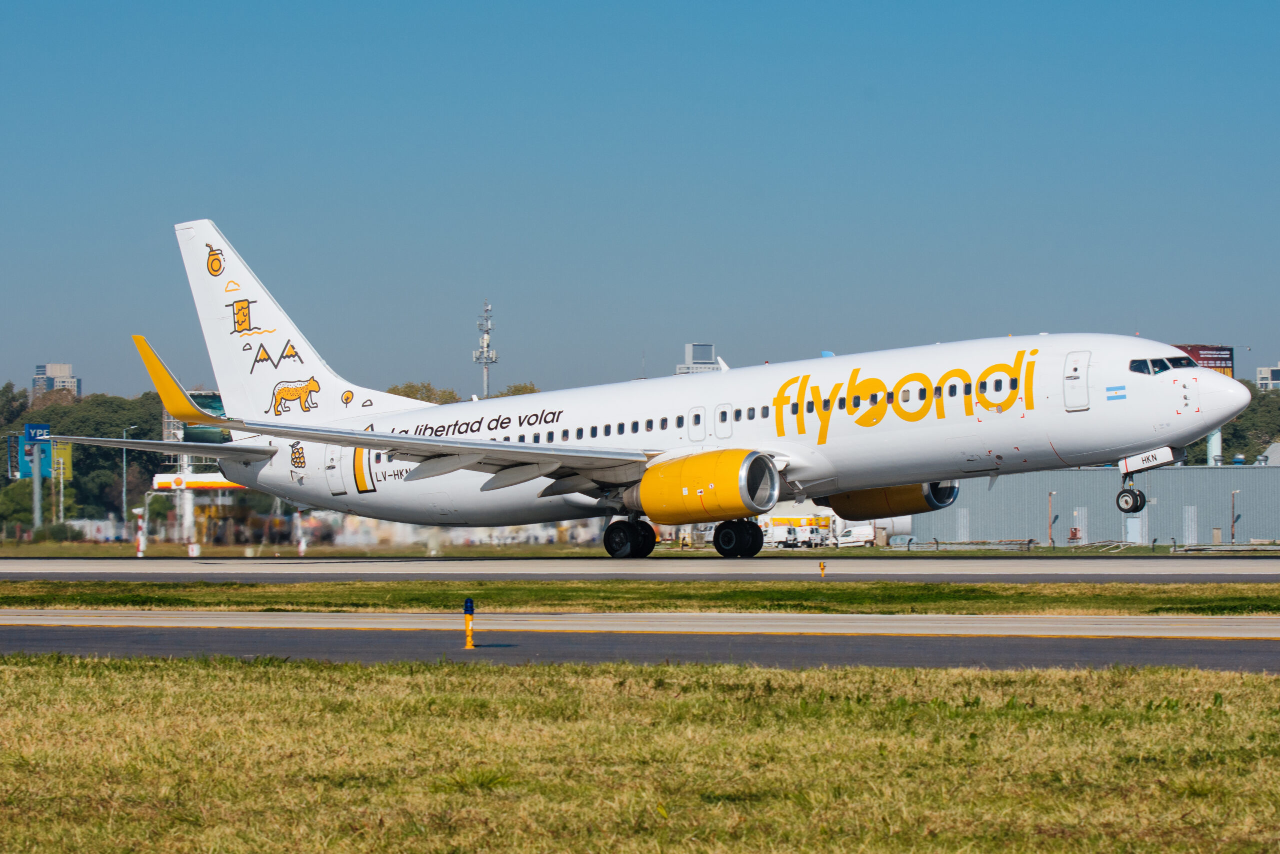 Flybondi oferecerá 44 voos semanais do Rio de Janeiro e Florianópolis a Buenos Aires no verão