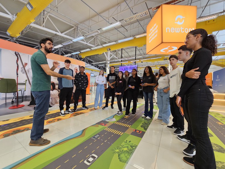 Anac participa de atividades educacionais para jovens em São José dos Campos (SP) 