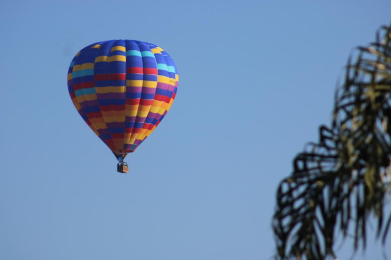 País passa a contar com primeira empresa certificada para operar voos com balões