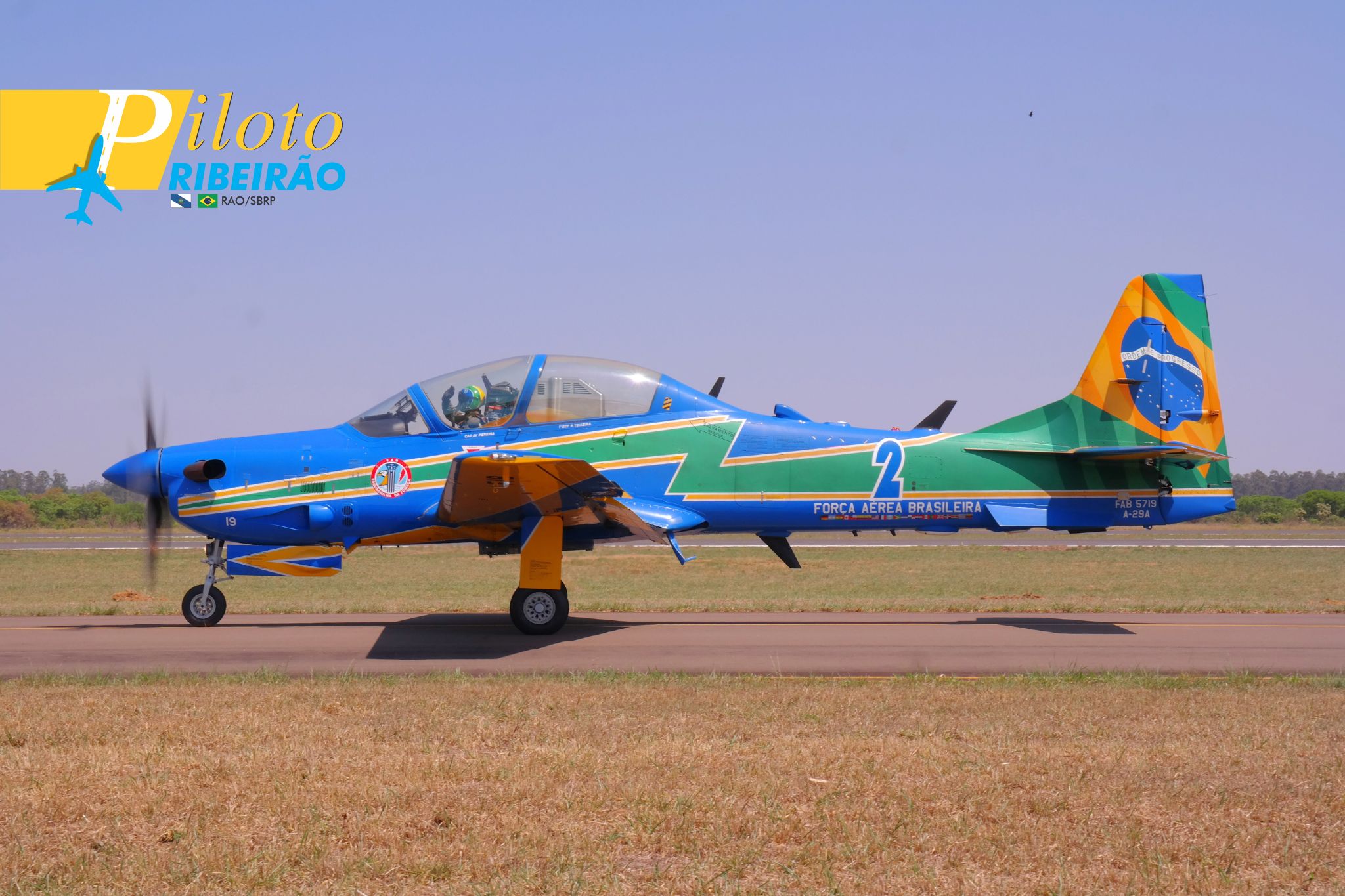 Esquadrilha da Fumaça encanta Ribeirão Preto em celebração aos 169 anos da cidade