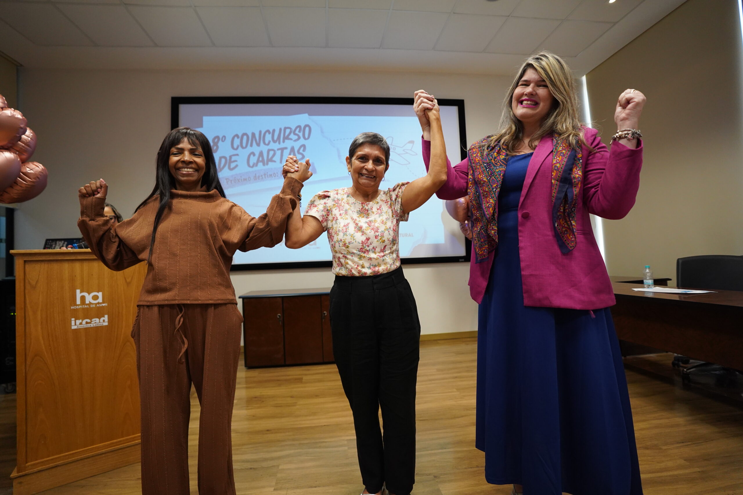 Concurso de cartas premia pacientes que lutam contra o câncer de mama com pacotes da Azul Viagens para o Nordeste