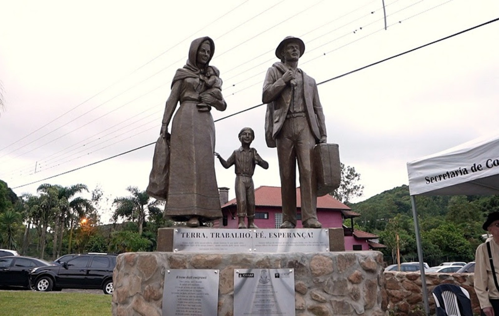 Rio Grande do Sul ganha monumento em homenagem aos 150 anos da imigração italiana