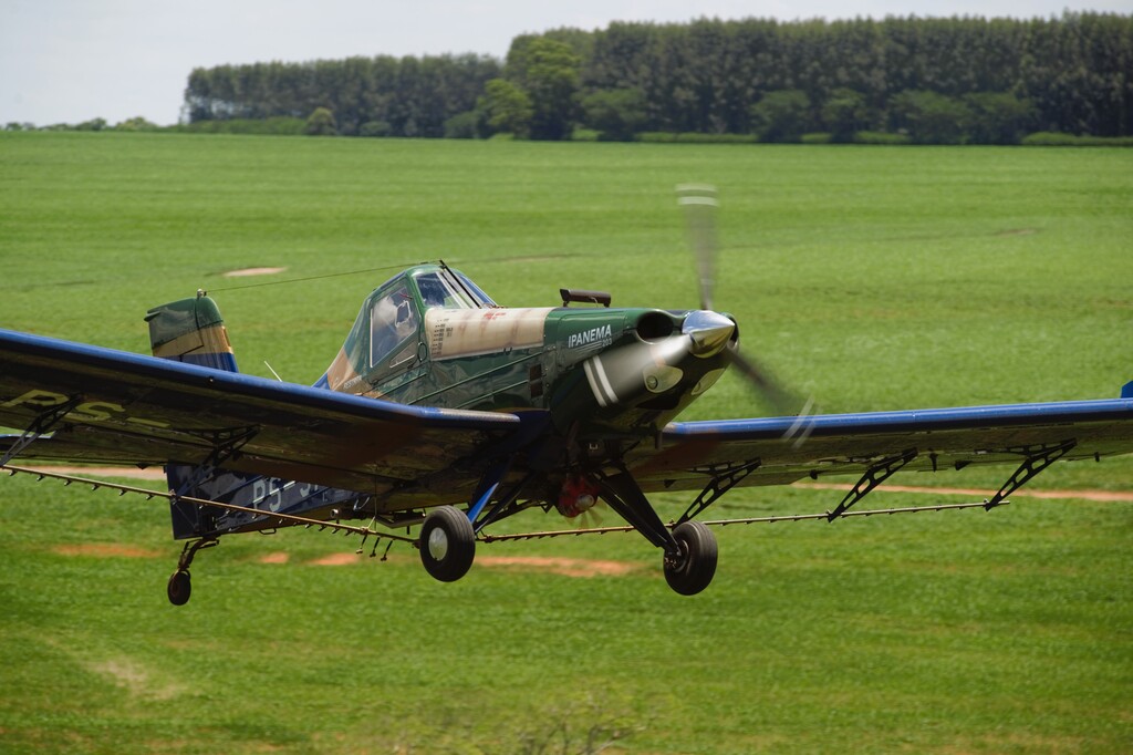 Embraer leva o avião agrícola Ipanema 203 à Agrishow com foco na expansão para novos mercados