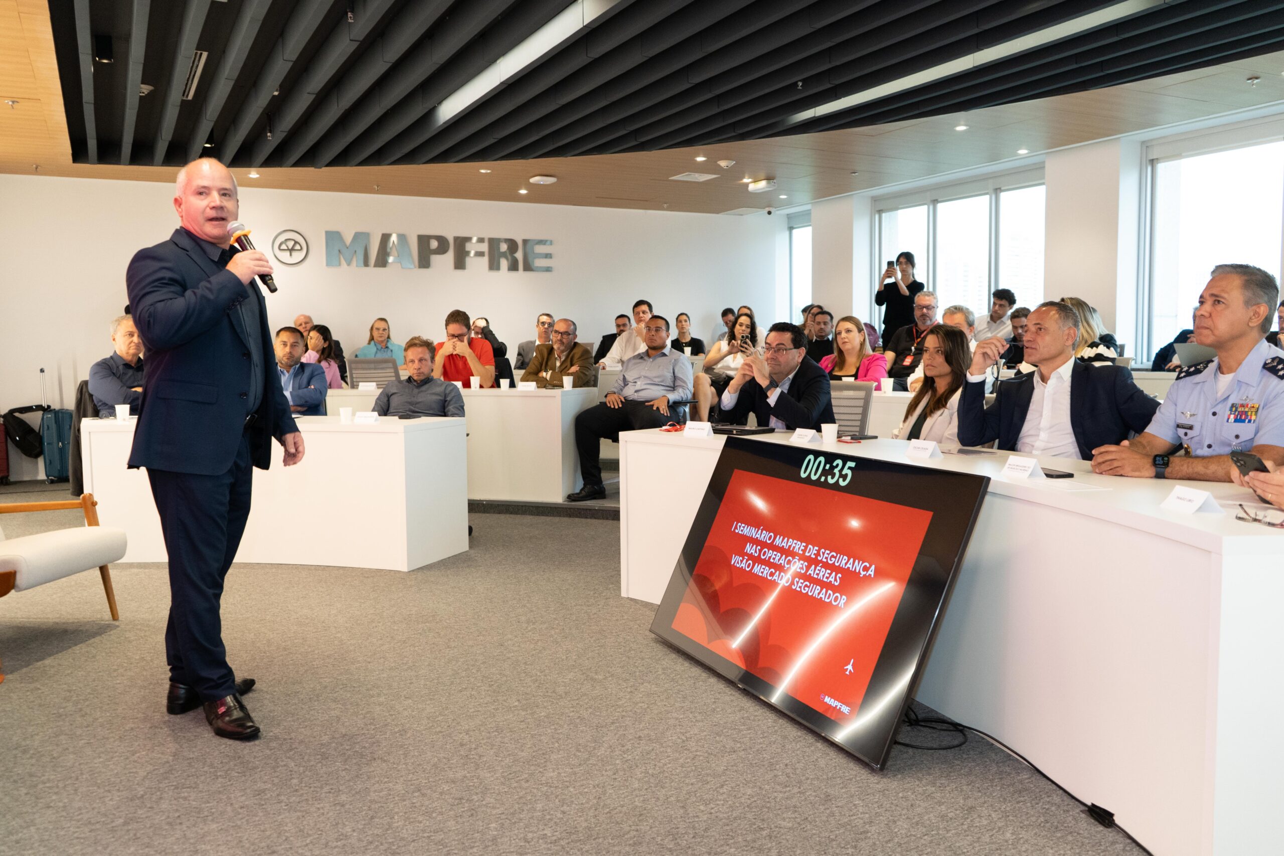 MAPFRE discute o papel do mercado segurador na prevenção de riscos na aviação