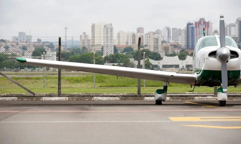 Aeronautas e empresas de táxi aéreo assinam acordo em conciliação no TST
