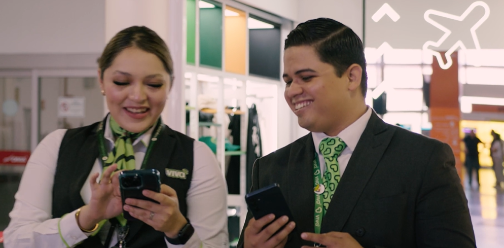 Para dobrar de tamanho até 2030, Viva Aerobus conta com a EF para ensinar inglês a 1500 tripulantes