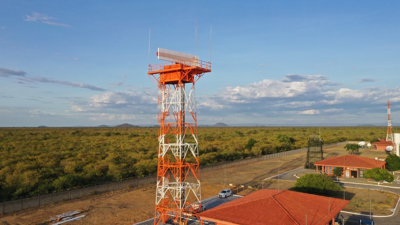 Espaço aéreo do Nordeste ganha reforço com a implementação de mais um radar secundário RSM970S-NG da Omnisys