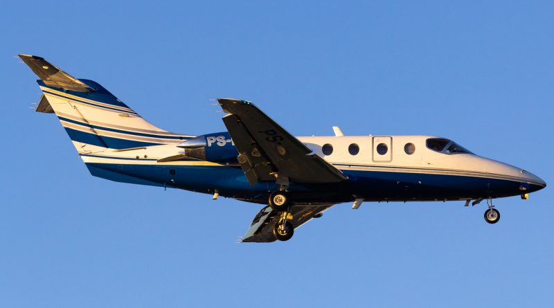 black aviação hawker 400a